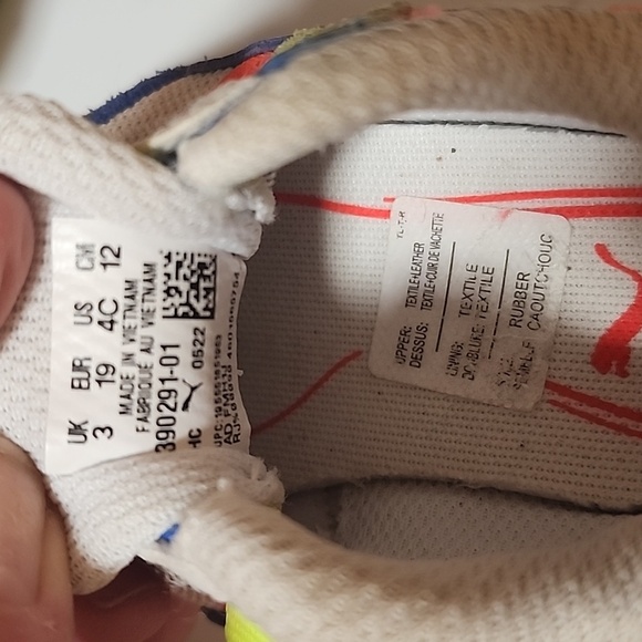 Puma sneakers. Toddler. Size 4C - Picture 8 of 9